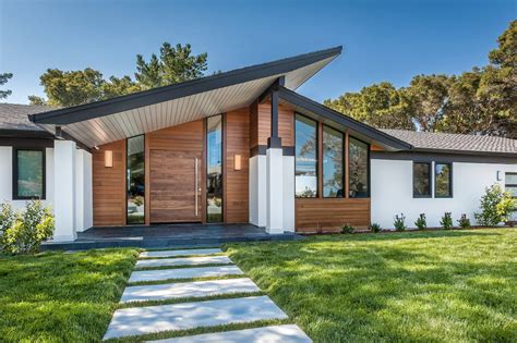 modern ranch houses